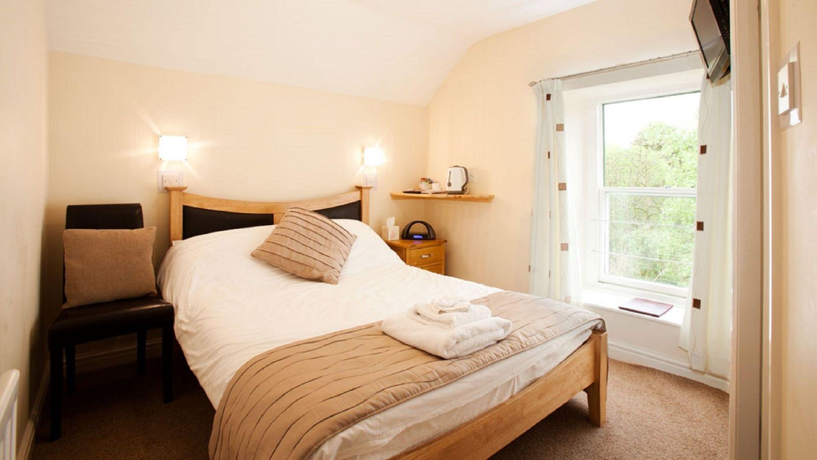 Single room set for one guest